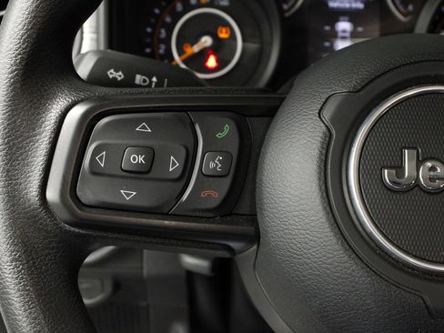 Used 2025 Jeep Gladiator Sport AWD/4WD image 25