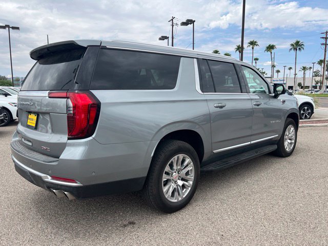 Used 2025 GMC Yukon XL Denali AWD/4WD image 3