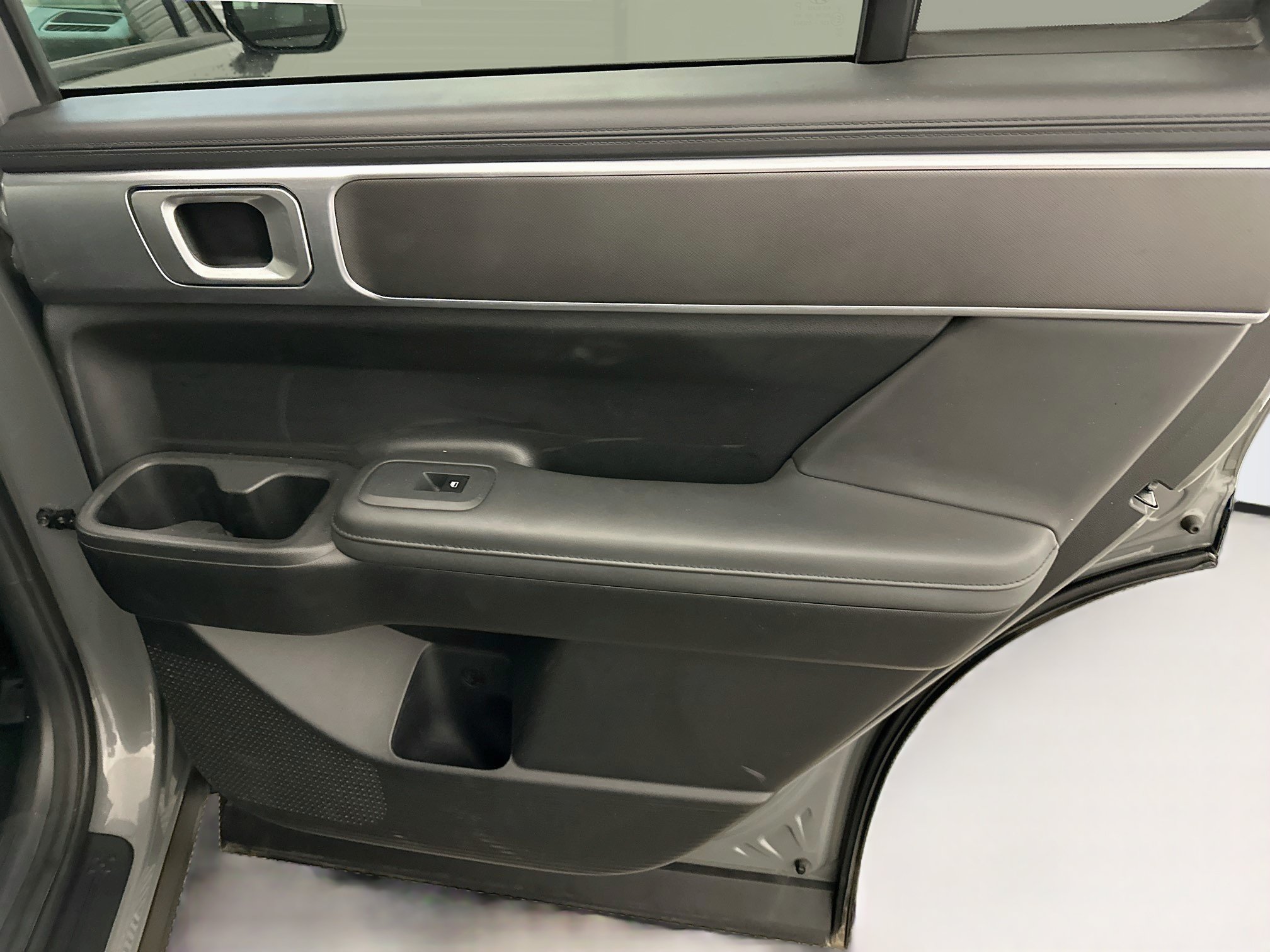 Used 2025 Hyundai Santa Fe SEL AWD/4WD image 33