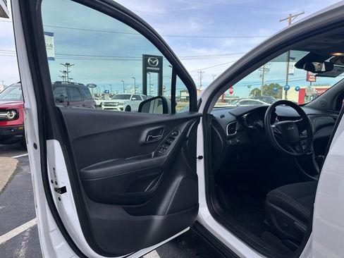 Used 2020 Chevrolet Trax LS w/ Tint and Cruise Package image 9