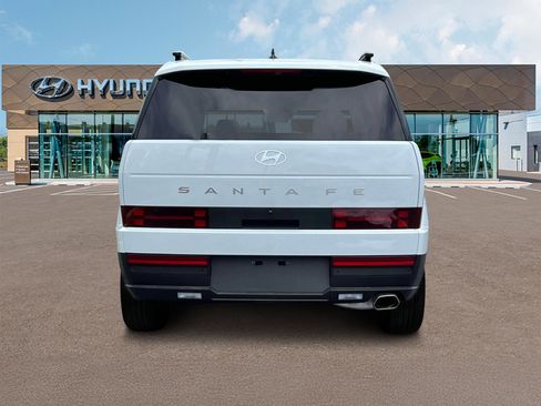 Used 2025 Hyundai Santa Fe SEL FWD image 6