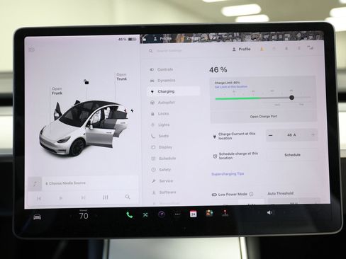 Used 2021 Tesla Model Y Long Range AWD/4WD image 56