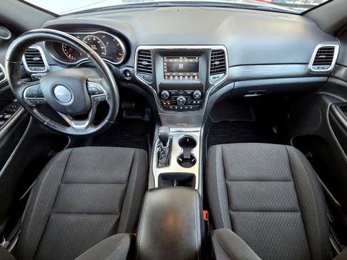 Used 2021 Jeep Grand Cherokee Laredo image 9