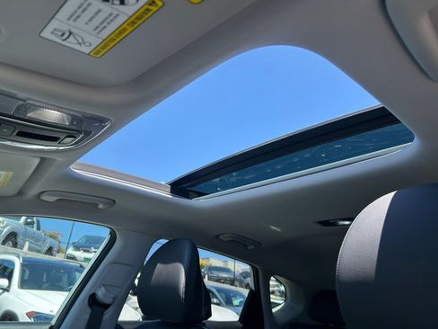Used 2024 Hyundai Kona Limited FWD image 34