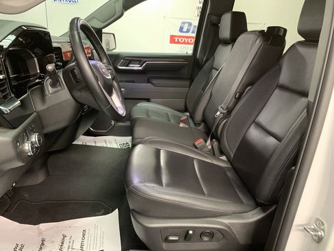 Used 2025 GMC Sierra 1500 SLT image 12
