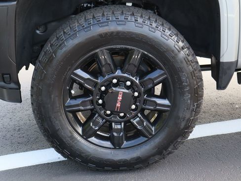 Used 2024 GMC Sierra 2500 AT4 w/ AT4 Premium Plus Package AWD/4WD image 35