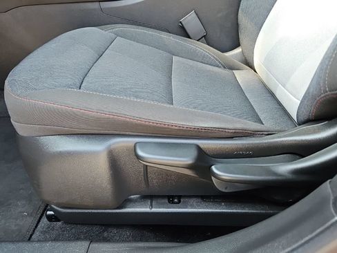 Used 2024 Chevrolet Trax RS w/ Sunroof Package FWD image 23