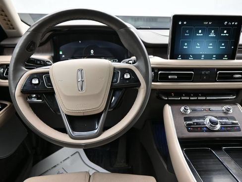 Used 2023 Lincoln Aviator Reserve w/ Equipment Group 201A RWD image 16