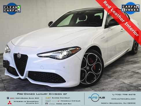 Used 2022 Alfa Romeo Giulia Veloce image 1