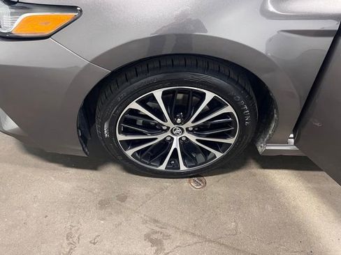 Used 2019 Toyota Camry SE w/ Convenience Package FWD image 28