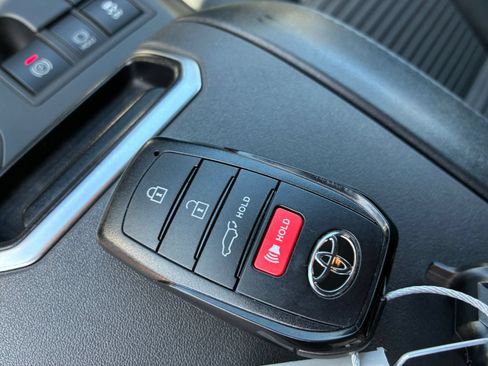 Used 2024 Toyota Highlander XSE FWD image 22