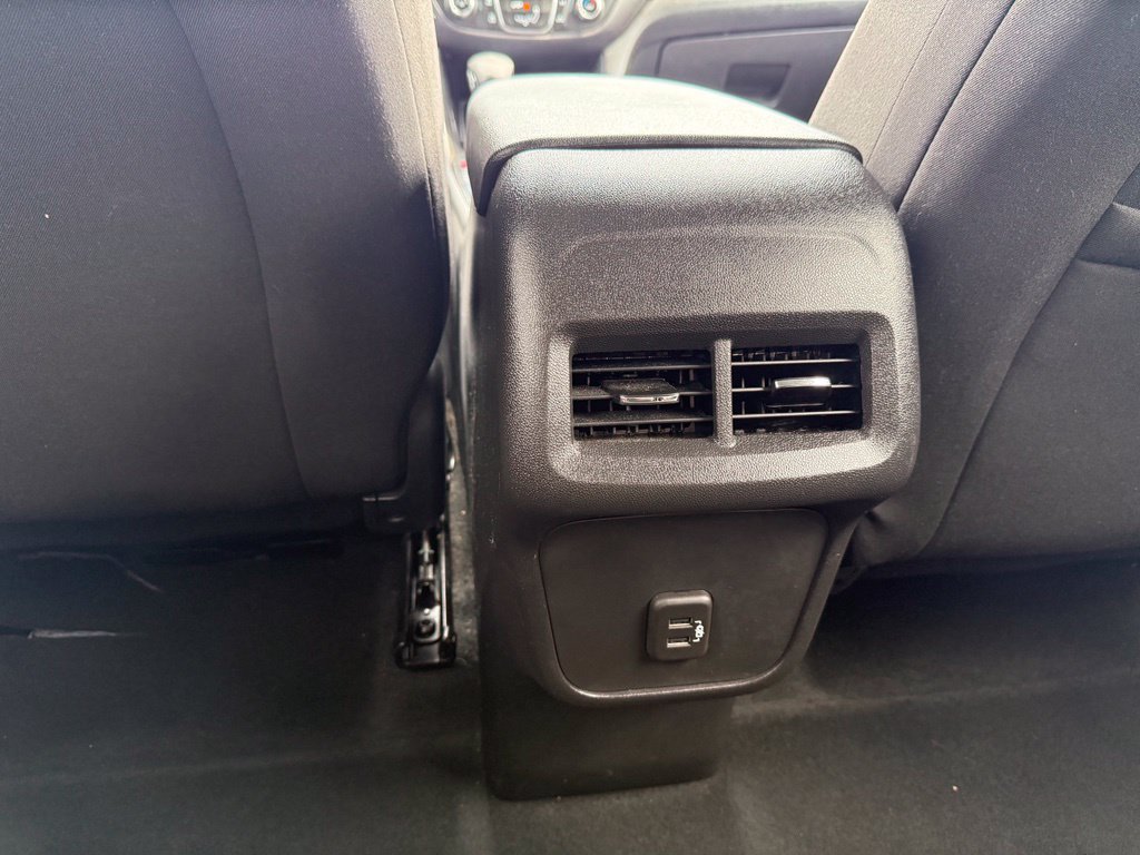 Used 2023 Chevrolet Equinox LT FWD image 26