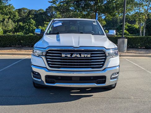 Used 2025 RAM 1500 Laramie AWD/4WD image 9