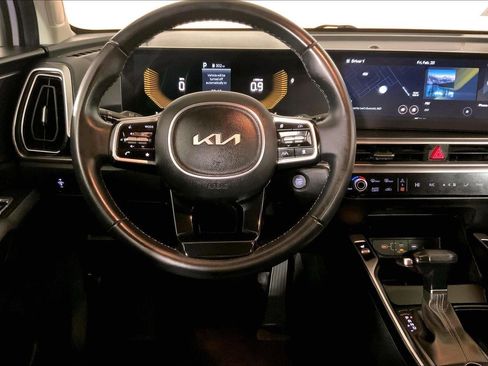 Certified 2024 Kia Sorento S image 5