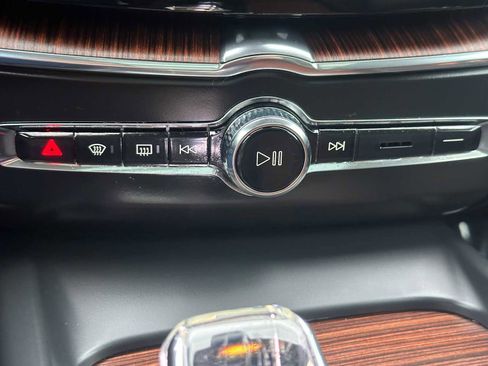 Certified 2023 Volvo XC60 T8 Ultimate image 29