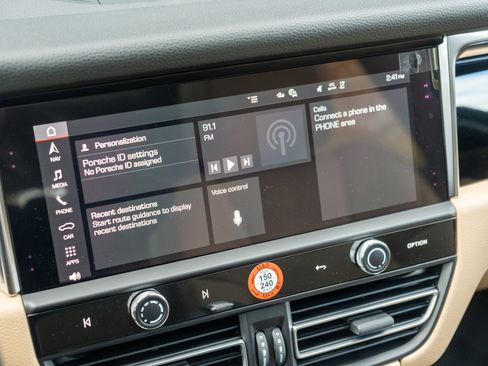 Certified 2026 Porsche Macan image 20