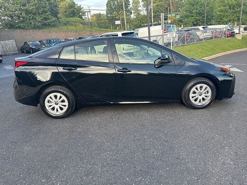 Used 2021 Toyota Prius LE w/ Carpet Mat Package (TMS) FWD image 3