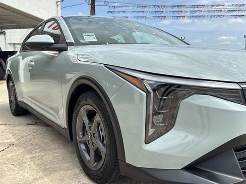 Used 2025 Kia K4 FWD image 18