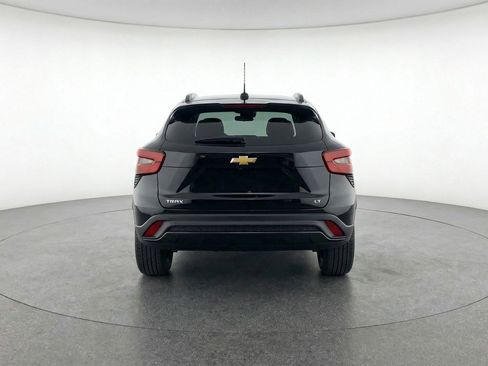 Used 2025 Chevrolet Trax LT image 7