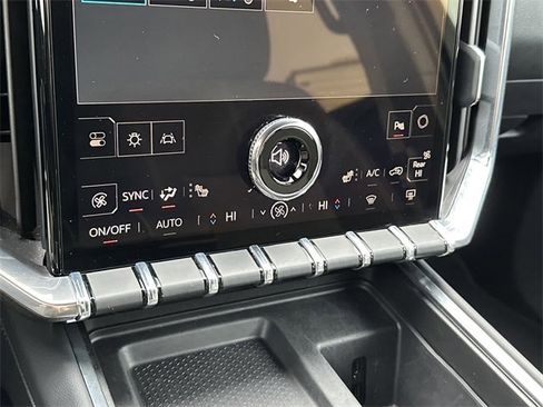 Used 2025 GMC Acadia Elevation image 23