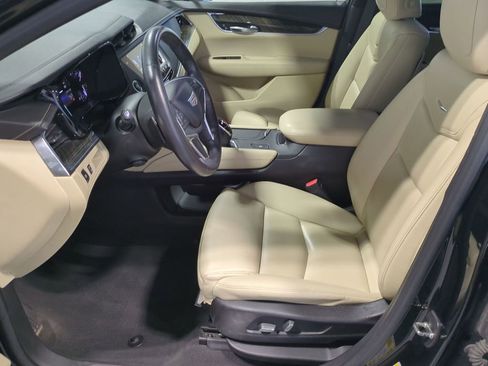 Used 2017 Cadillac XT5 FWD image 19