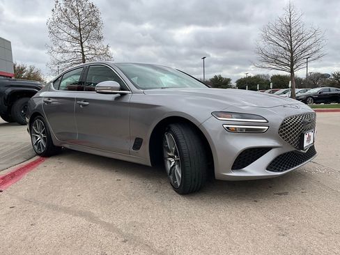 Used 2025 Genesis G70 2.5T image 4