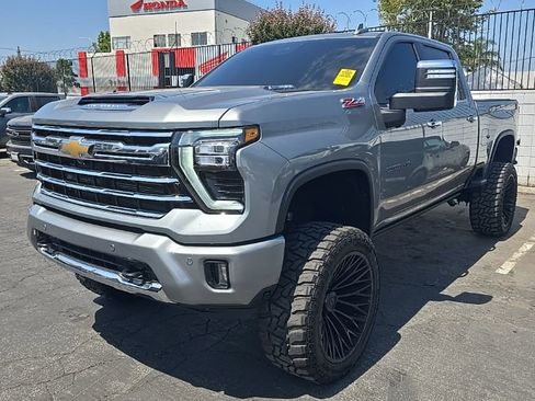 Used 2025 Chevrolet Silverado 2500 LTZ w/ LTZ Convenience Package AWD/4WD image 1