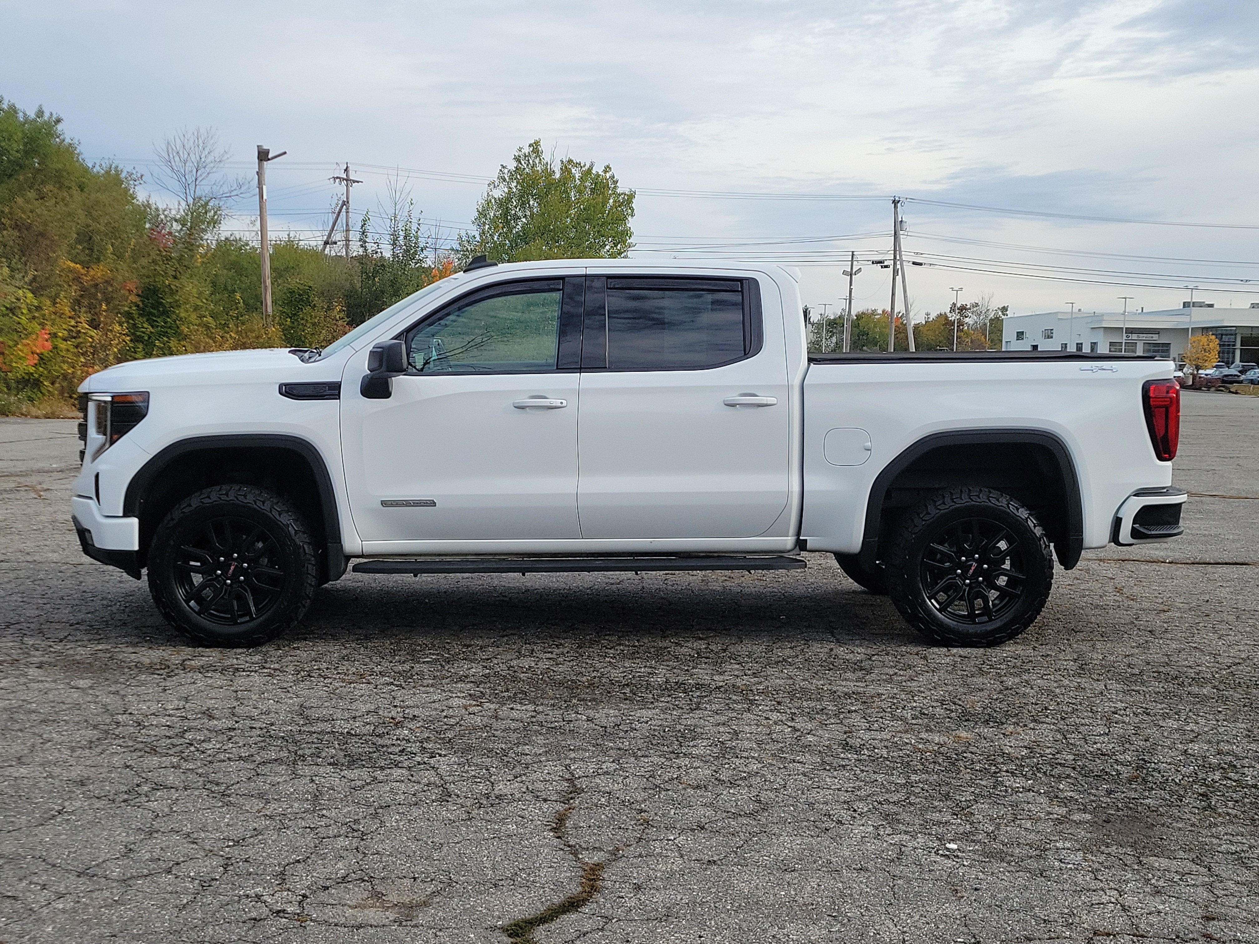 Used 2022 GMC Sierra 1500 Elevation AWD/4WD image 8