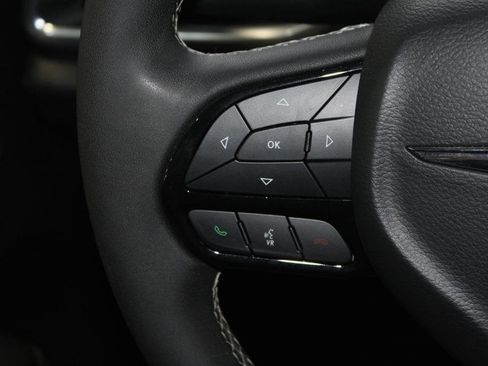 Used 2025 Chrysler Pacifica Limited FWD image 19