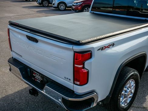 Used 2024 Chevrolet Silverado 2500 LTZ w/ LTZ Convenience Package AWD/4WD image 14