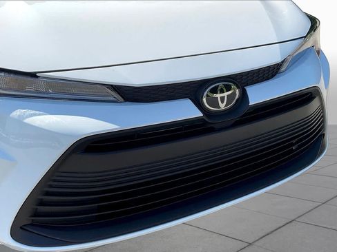 Used 2026 Toyota Corolla LE FWD image 29