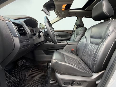 Used 2021 Nissan Rogue Platinum FWD image 16