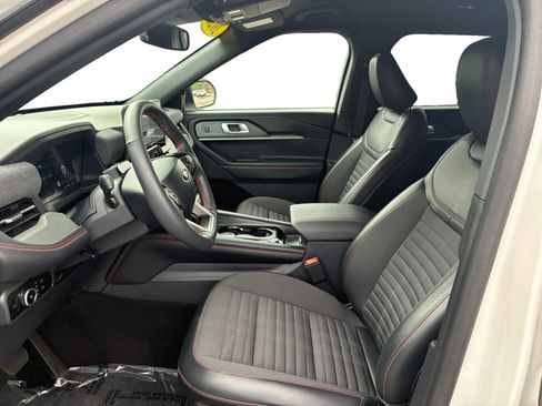 Used 2025 Ford Explorer ST-Line w/ Premium Package AWD/4WD image 13