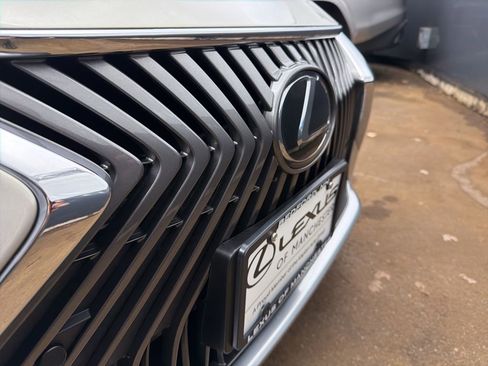 Used 2021 Lexus ES 350 Luxury w/ Accessory Package 2 image 34