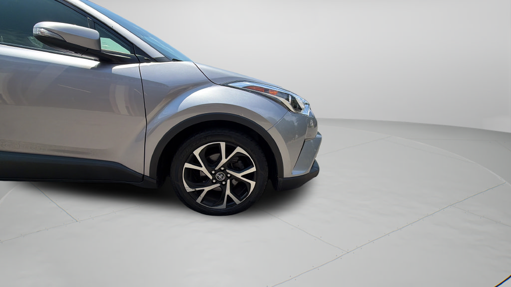 Used 2019 Toyota C-HR XLE FWD image 29