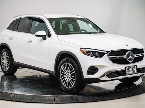 Used 2025 Mercedes-Benz GLC 300 image 5