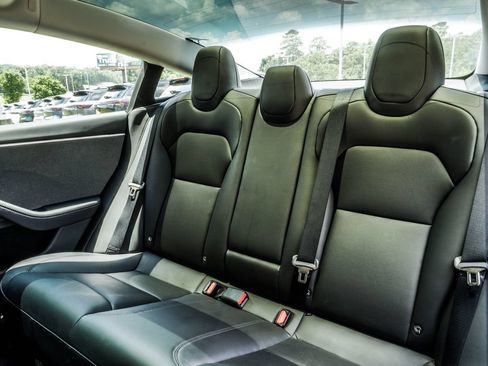 Used 2025 Tesla Model 3 Long Range RWD image 32