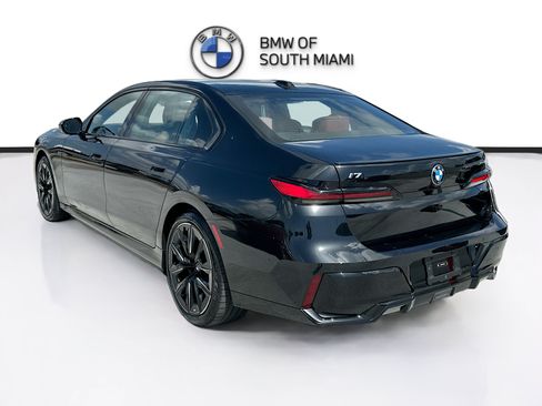 Certified 2024 BMW i7 xDrive60 w/ Premium Package AWD/4WD image 5