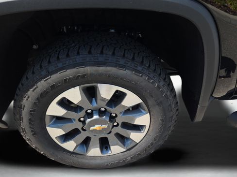 New 2026 Chevrolet Silverado 2500 Custom w/ Custom Value Package image 9