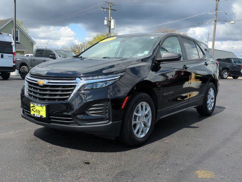 Certified 2023 Chevrolet Equinox LS w/ LS Convenience Package FWD image 4