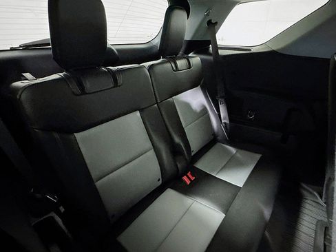 Used 2022 Ford Explorer XLT w/ Equipment Group 202A image 27