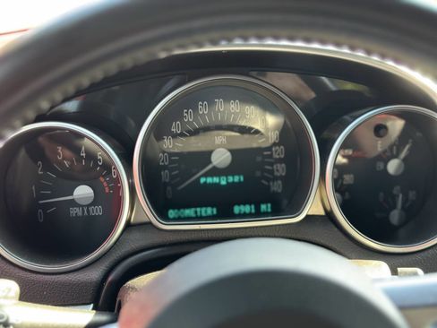 Used 2003 Chevrolet SSR w/ Preferred Equipment Group image 28