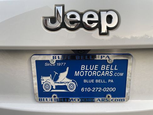 Used 2017 Jeep Grand Cherokee Limited image 21