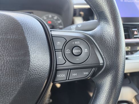 Used 2025 Toyota Corolla LE w/ LE Premium Package image 32