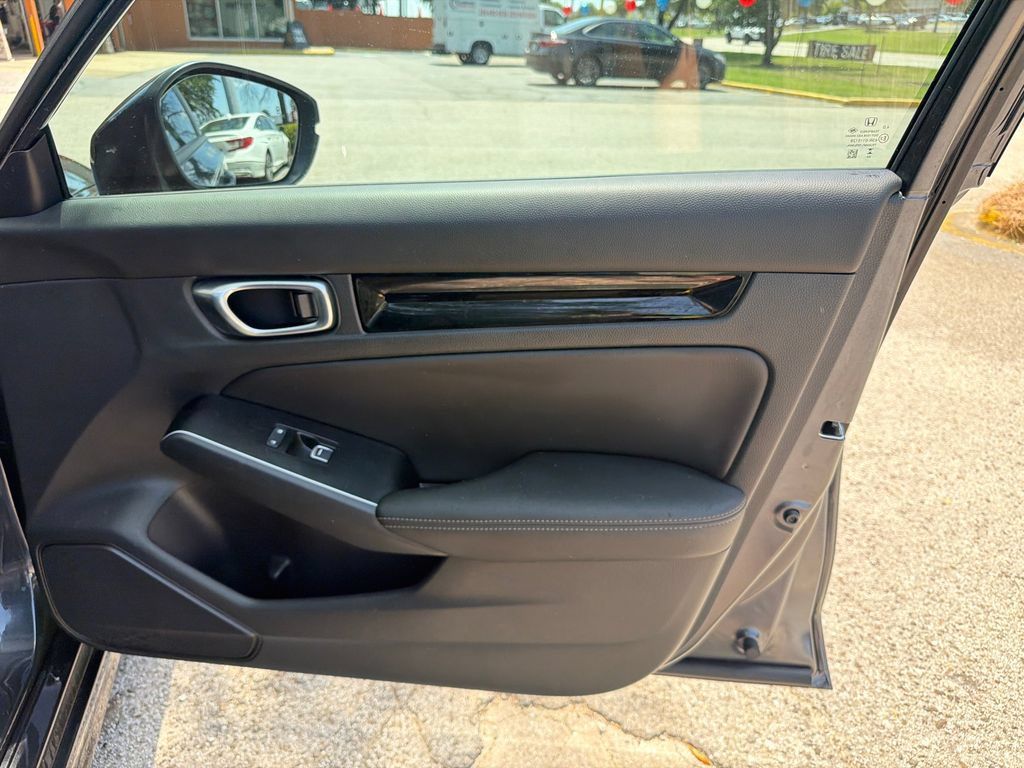 Used 2025 Honda Civic Sport image 15