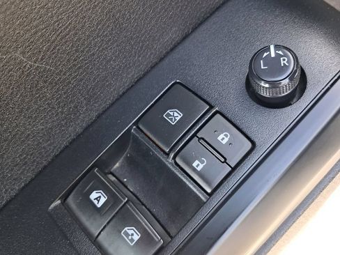 Used 2021 Toyota Tacoma SR AWD/4WD image 21