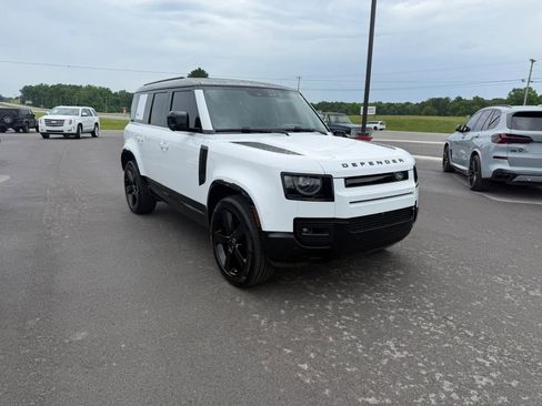 Used 2024 Land Rover Defender 110 X-Dynamic SE AWD/4WD image 2