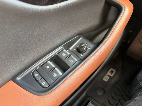 Used 2022 Audi Q8 Premium Plus w/ Premium Plus Package AWD/4WD image 20