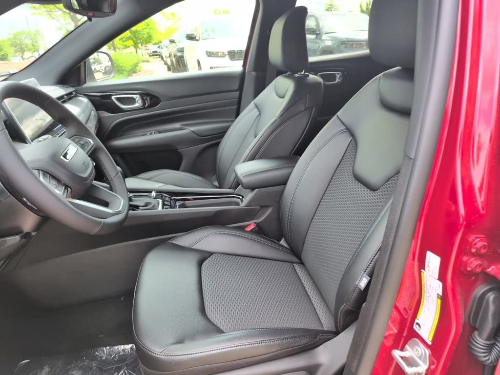 New 2026 Jeep Compass Latitude AWD/4WD image 21