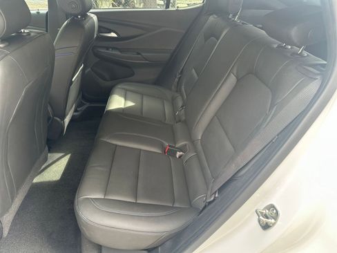 Used 2025 Buick Envista Sport Touring image 31